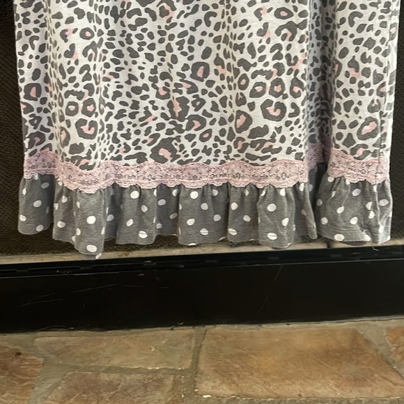 Insomniac pink, gray and white leopard pattern nightgown Size Medium - Picture 4 of 9